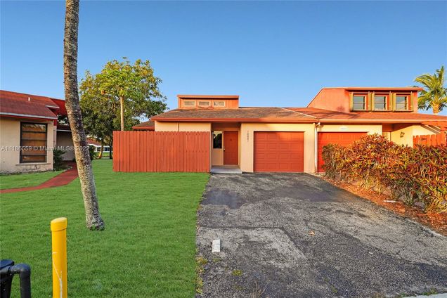 10021 SW 16th St Pembroke Pines, FL Townhouse Sold - Photo 1 of 33. Opens carousel modal