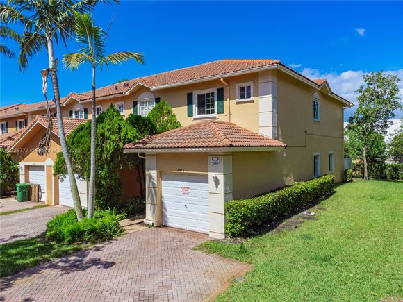 6513 Catalina Ln Tamarac, FL Townhouse Sold - Photo 1 of 41. Opens carousel modal