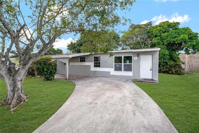 314 SW 15th Ter Delray Beach, FL House Sold - Photo 1 of 31. Opens carousel modal