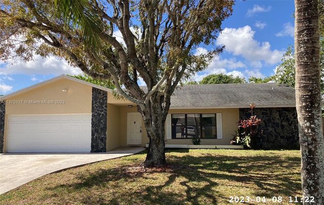 5952 Deerfield Pl Lake Worth, FL House Sold - Photo 1 of 10. Opens carousel modal