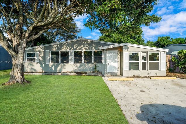 421 SW 15th Ter Delray Beach, FL House Sold - Photo 1 of 23. Opens carousel modal