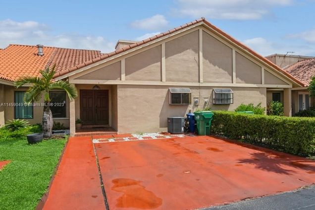 19521 E Cypress Ct E Hialeah, FL Townhouse Sold - Photo 1 of 36. Opens carousel modal