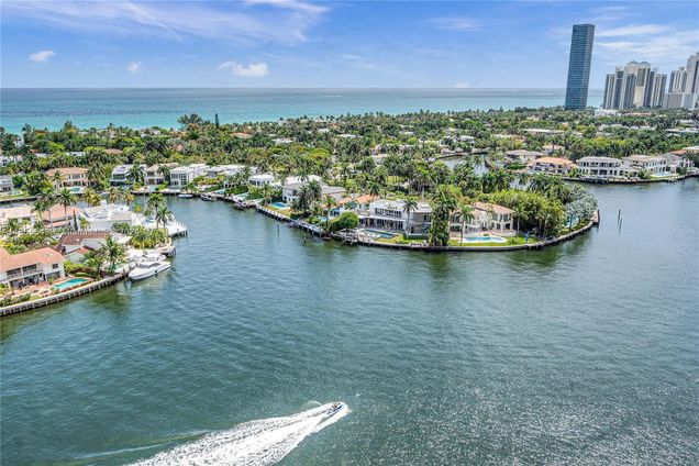 20201 E Country Club Dr Unit 1907 Aventura, FL Condo Sold - Photo 1 of 40. Opens carousel modal
