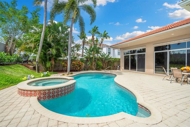 6071 NW 43rd Ter