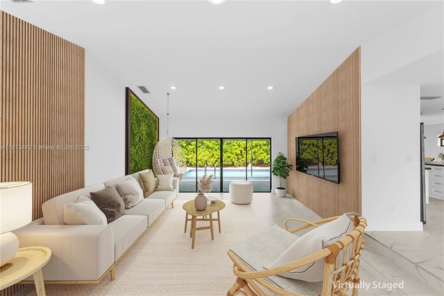 21332 NE 18th Pl