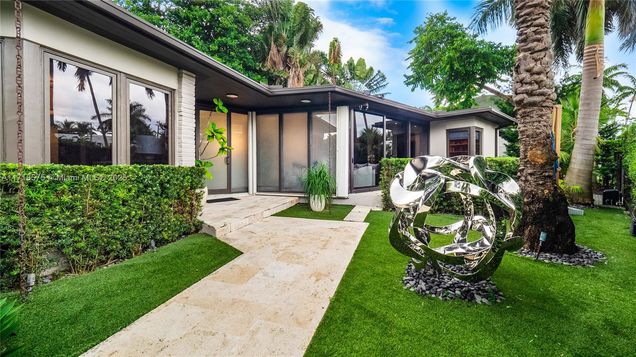 200 E Rivo Alto Dr Miami Beach, FL House Active - Photo 1 of 100. Opens carousel modal