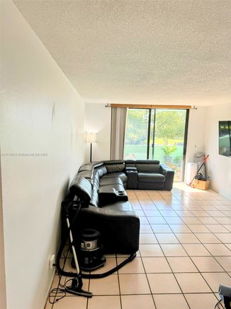 1825 W 44th Pl Unit 208