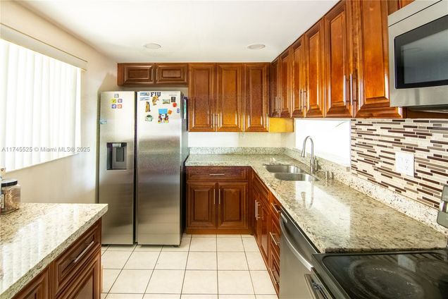 8045 SW 107th Ave Unit 124 Miami, FL Condo Active - Photo 1 of 23. Opens carousel modal