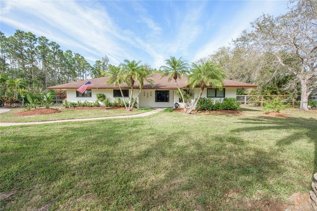 19425 SW 334th St Homestead, FL House Active - Photo 1 of 46. Opens carousel modal