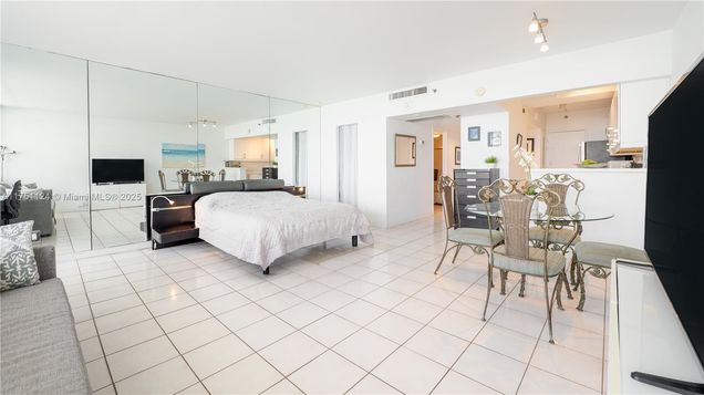 100 Lincoln Rd Unit 1136