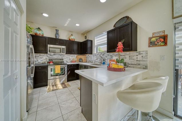 121 SE 34th Ter Unit 121