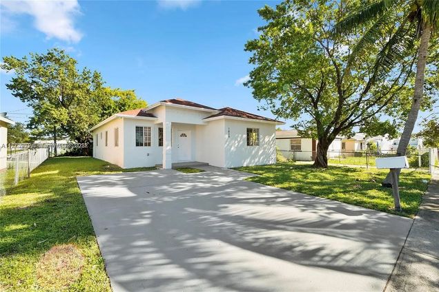 1839 NW 74th Ter Miami, FL House Active - Photo 1 of 18. Opens carousel modal
