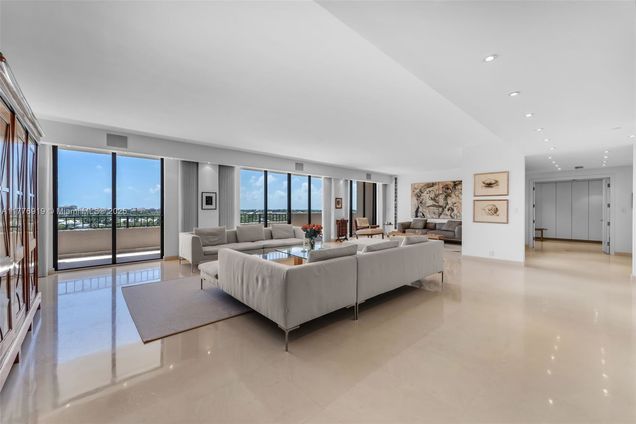 151 Crandon Blvd Unit 725