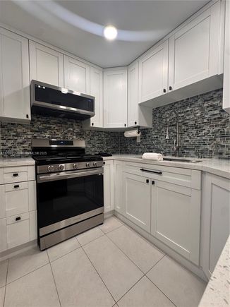 6405 SW 116 Pl Unit E Miami, FL Townhouse Pending - Photo 1 of 32. Opens carousel modal