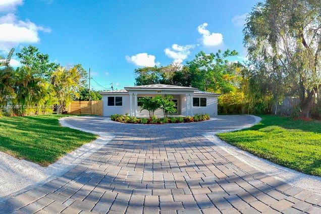 6634 SW 76th Ter South Miami, FL House Active - Photo 1 of 21. Opens carousel modal