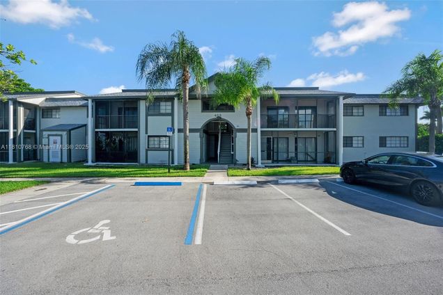 469 NE 207th Ln Unit 205
