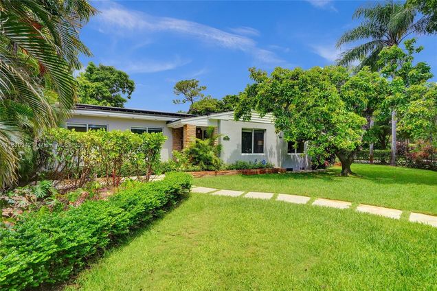 5620 Alhambra Cir