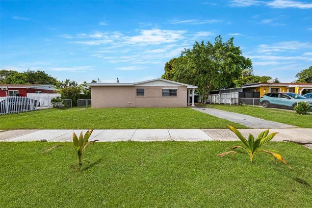 3515 NW 205th St