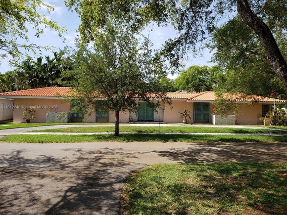 1240 La Mancha Ave