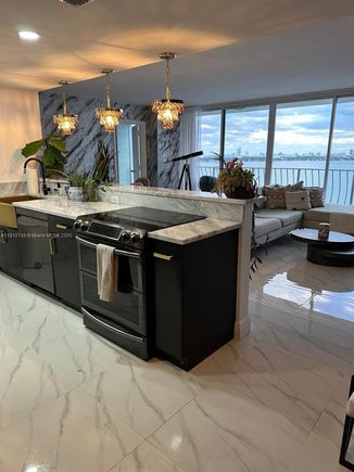 7601 E Treasure Dr Unit 2022