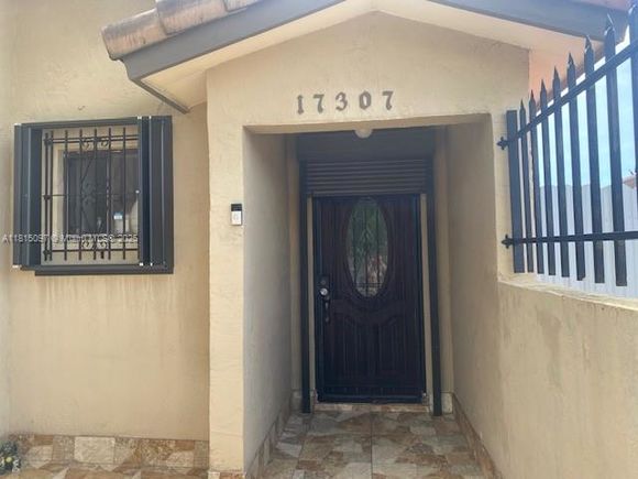 17307 SW 115 Av