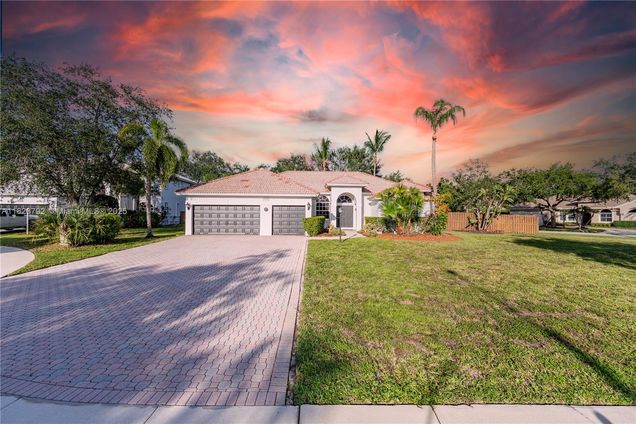 6946 Mariposa Cir Ct