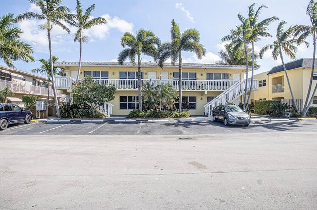 2120 NE 42nd Ct Unit 6 Lighthouse Point, FL Condo Active - Photo 1 of 13. Opens carousel modal