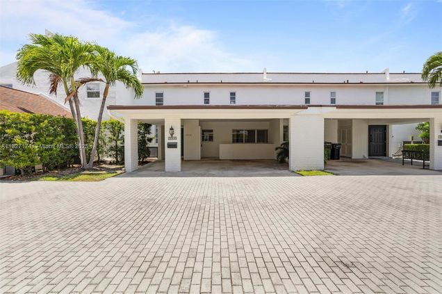 7508 SW 58th Ave Unit 7508 South Miami, FL Townhouse Active - Photo 1 of 29. Opens carousel modal