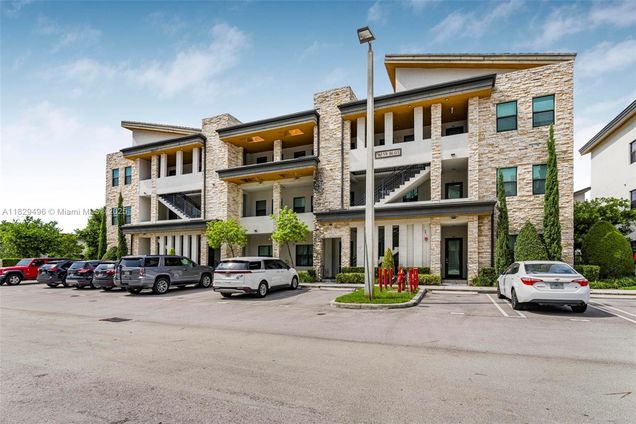 7865 NW 104th Ave Unit 33 Doral, FL Condo Active - Photo 1 of 25. Opens carousel modal