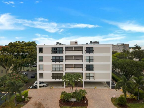 5495 NE 25th Unit 200 Fort Lauderdale, FL Condo Active - Photo 1 of 30. Opens carousel modal