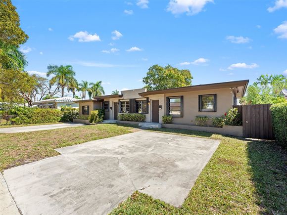 1311 N 19th Ave Unit Right side Hollywood, FL Multifamily Active - Photo 1 of 8. Opens carousel modal
