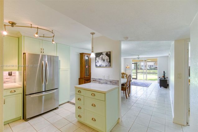 400 S Hollybrook Dr Unit 109
