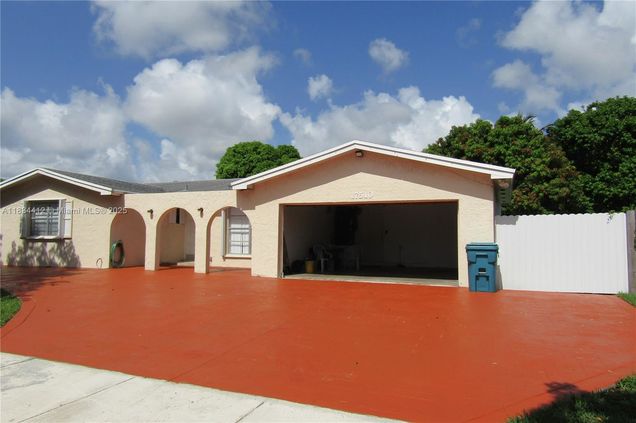17510 SW 108th Ave Miami, FL House Active - Photo 1 of 15. Opens carousel modal