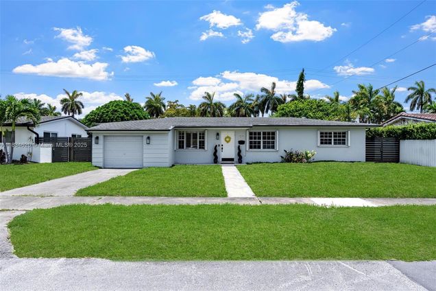 9075 SW 48th Ter Unit 0 Miami, FL House Active - Photo 1 of 33. Opens carousel modal