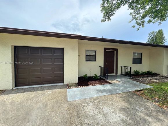 6633 N Parkway Dr Unit 5-7 Margate, FL House Active - Photo 1 of 11. Opens carousel modal