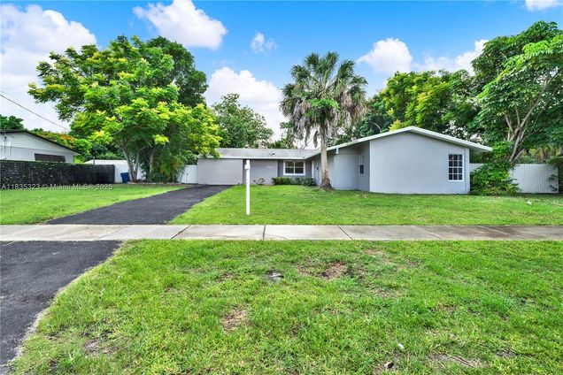 15831 Palmetto Club Dr Miami, FL House Active - Photo 1 of 47. Opens carousel modal