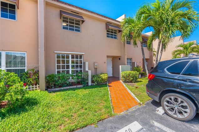 10350 SW 154th Cir Ct Unit 60 Miami, FL Condo Active - Photo 1 of 35. Opens carousel modal
