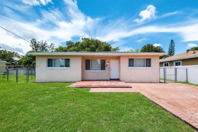 312 SW 2nd Ter Hallandale Beach, FL House Active - Photo 1 of 39. Opens carousel modal