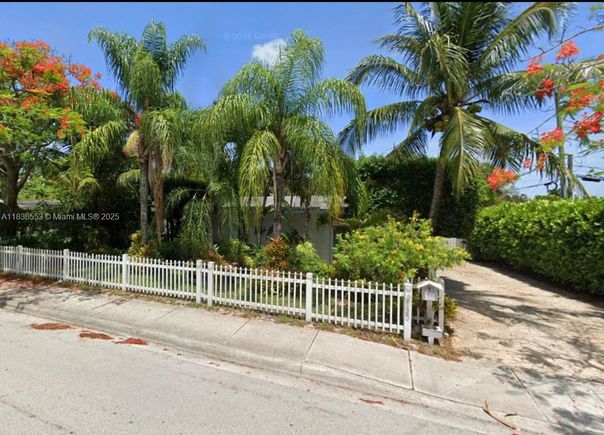 2120 SW 42nd Ter