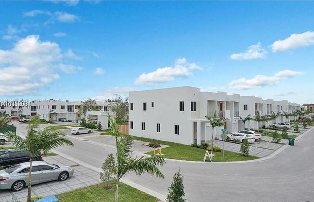 7231 NW 103th Path Unit 7231 Doral, FL Townhouse Active - Photo 1 of 16. Opens carousel modal