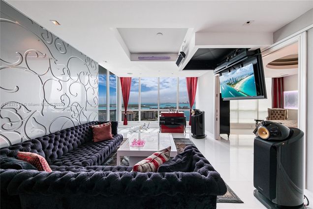 100 S Pointe Dr Unit 3002
