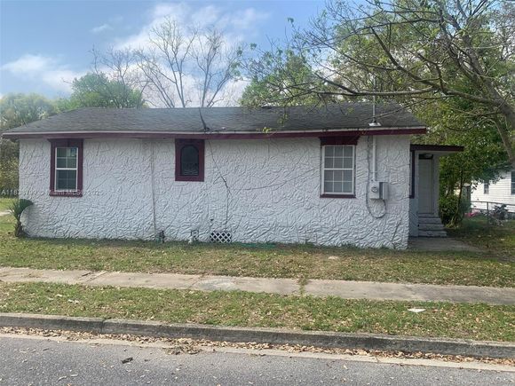 5246 Buick Ave Jacksonville, FL House Active - Photo 1 of 3. Opens carousel modal