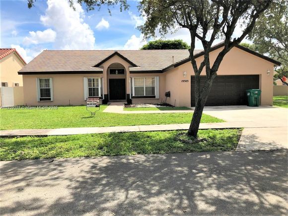 19303 NW 87th Ct Cir Unit 19303 Hialeah, FL House Active - Photo 1 of 5. Opens carousel modal