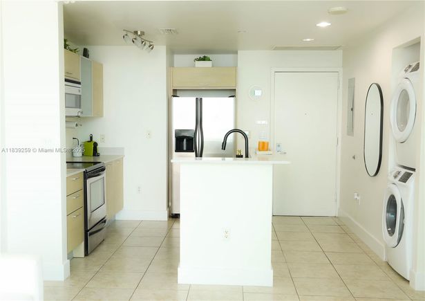 350 Ne 24th St Unit 406