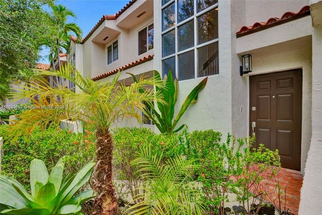 7483 SW 109th Ave Miami, FL Townhouse Active - Photo 1 of 34. Opens carousel modal
