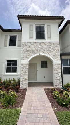 2844 SE 26th Ter Homestead, FL Townhouse Active - Photo 1 of 7. Opens carousel modal
