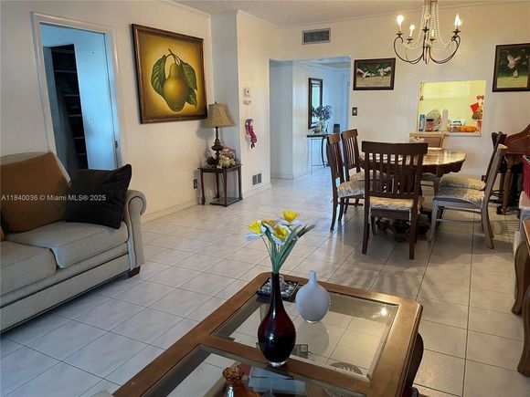 1015 Country Club Dr Unit 109