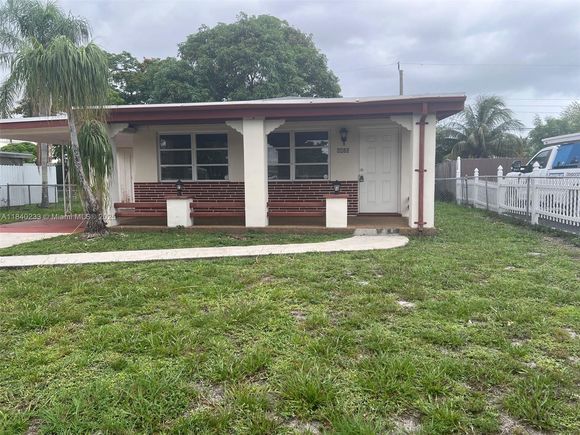 6425 SW 21st St Miramar, FL House Active - Photo 1 of 7. Opens carousel modal