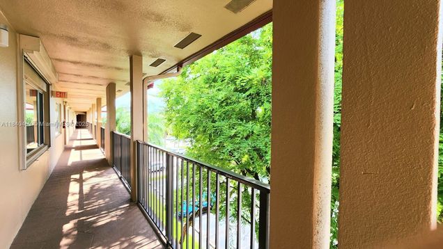 901 SW 138th Ave Unit 411C
