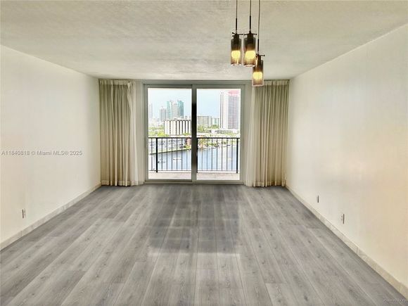 427 Golden Isles Dr Unit 14F